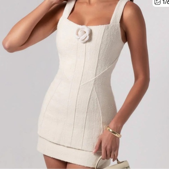 Heiress Beverly Hills Dresses & Skirts - Heiress Beverly Hills cream boucle flower mini dress